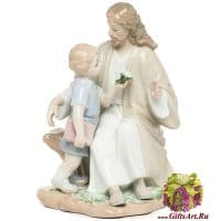 Фарфоровая статуэтка Иисус беседует с мальчиком. Высота 16 см