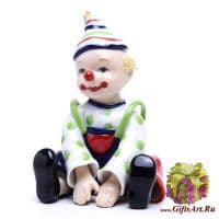 Клоун в колпаке фарфоровая статуэтка. Высотой 12 см
