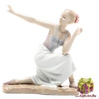 Статуэтка фарфоровая Балерина. Длина 21 см.
