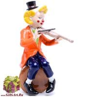 Клоун со скрипкой фарфоровая статуэтка. Высота 16 см