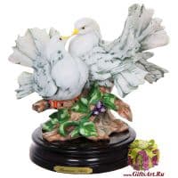 Пара белых голубей. Статуэтка. Полистоун. Высота 25 см