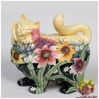 Фарфоровая статуэтка Кошка. Серия Цветы. Длина 30 см