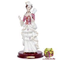 Фарфоровая статуэтка Девушка с голубкой. Высота 35 см. Sabadin. Италия