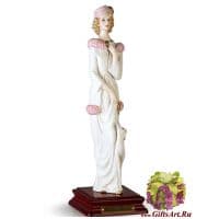 Фарфоровая статуэтка Дама с собакой. Высота 28 см. Sabadin. Италия