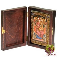 Настольная икона Божией Матери «Всецарица (Пантанасса)» на мореном дубе