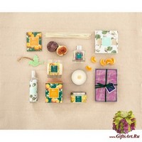 Цветущая фрезия Свеча в металле Wax Lyrical